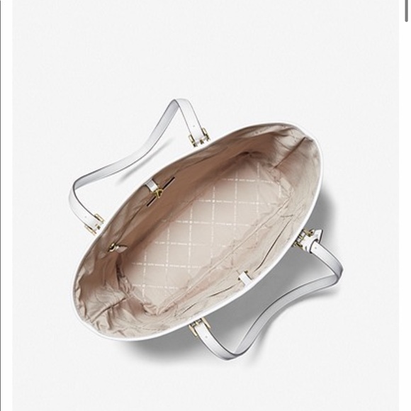 Michael Kors Carry All Tote Shoulder Bag - Picture 4 of 10